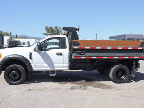 Used 2017 Ford F550 2WD Regular Cab Super Duty image 4
