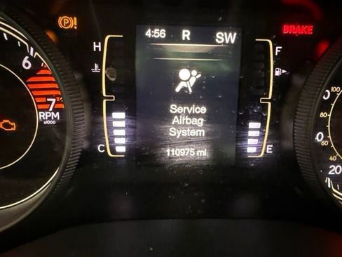 Used 2017 Jeep Cherokee Sport FWD image 4