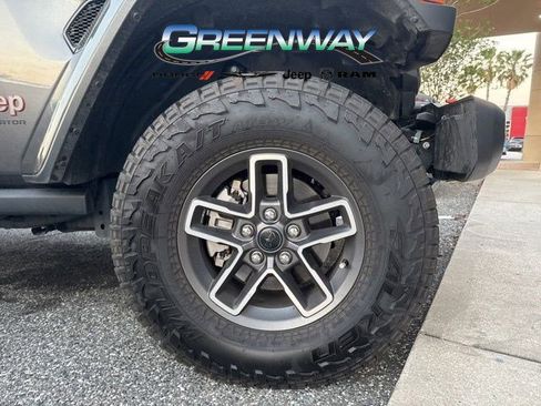 Used 2025 Jeep Gladiator Mojave w/ Convenience Group image 4