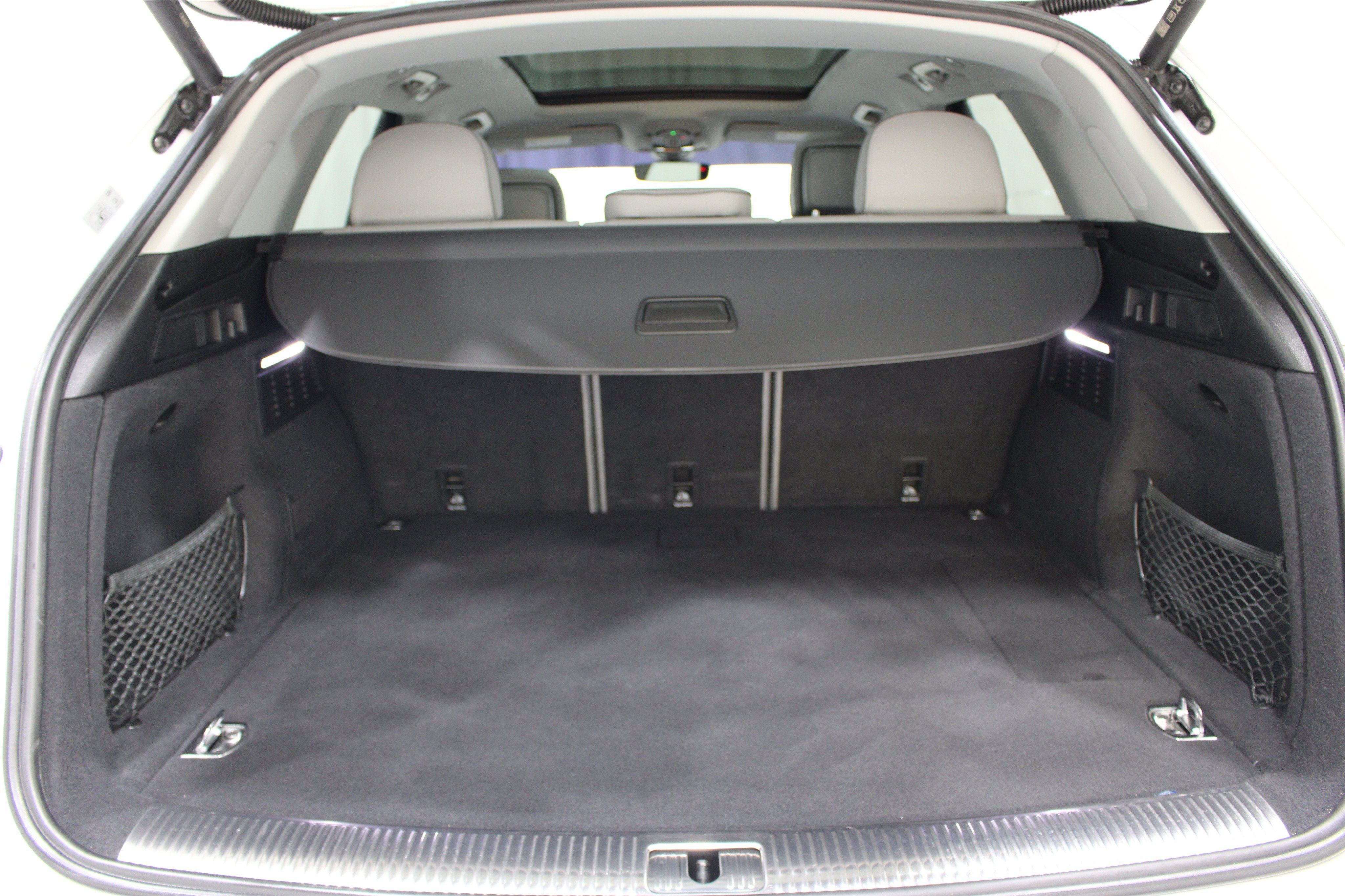 Used 2022 Audi Q5 e Premium Plus AWD/4WD image 24