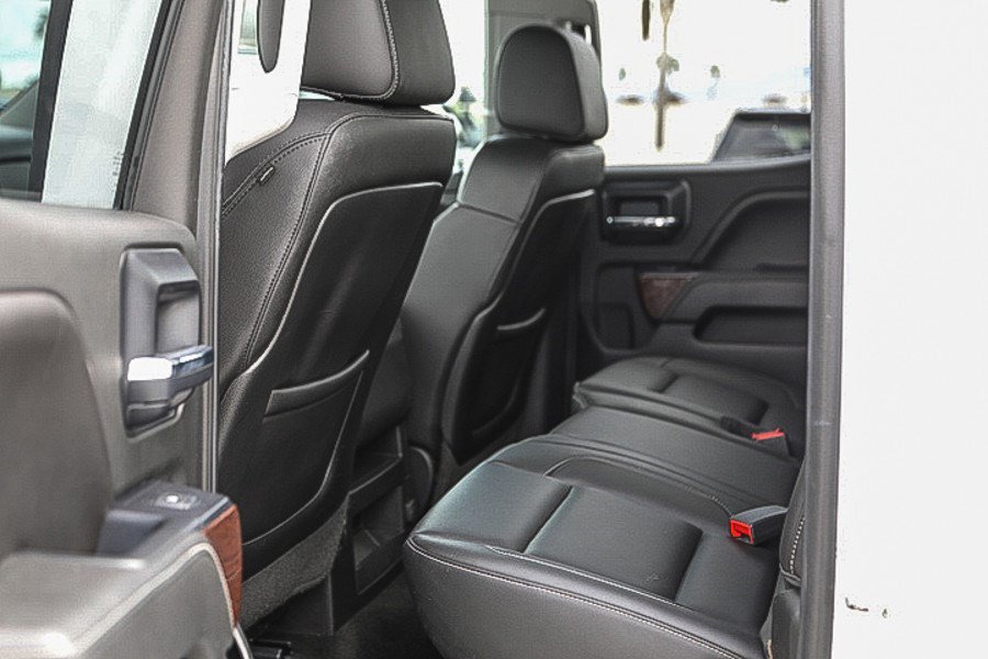 Used 2015 GMC Sierra 2500 SLT w/ SLT Preferred Package AWD/4WD image 18