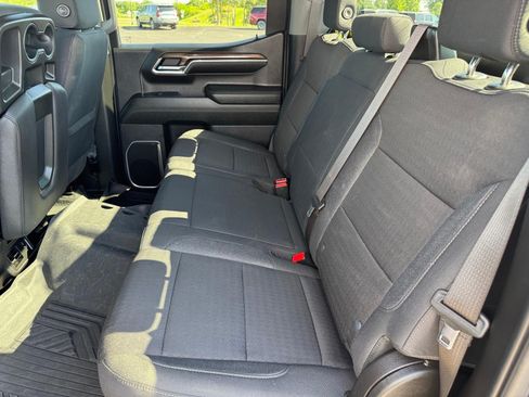 Used 2023 Chevrolet Silverado 1500 LT AWD/4WD image 6