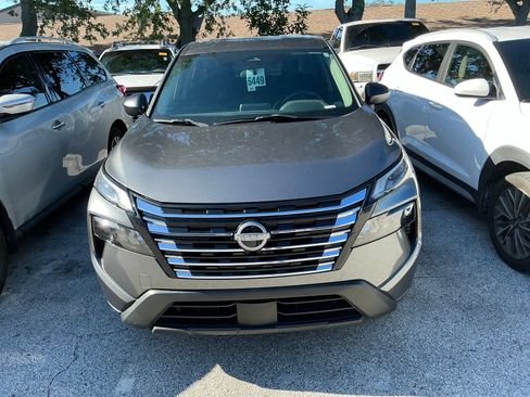 Certified 2024 Nissan Rogue S FWD image 3