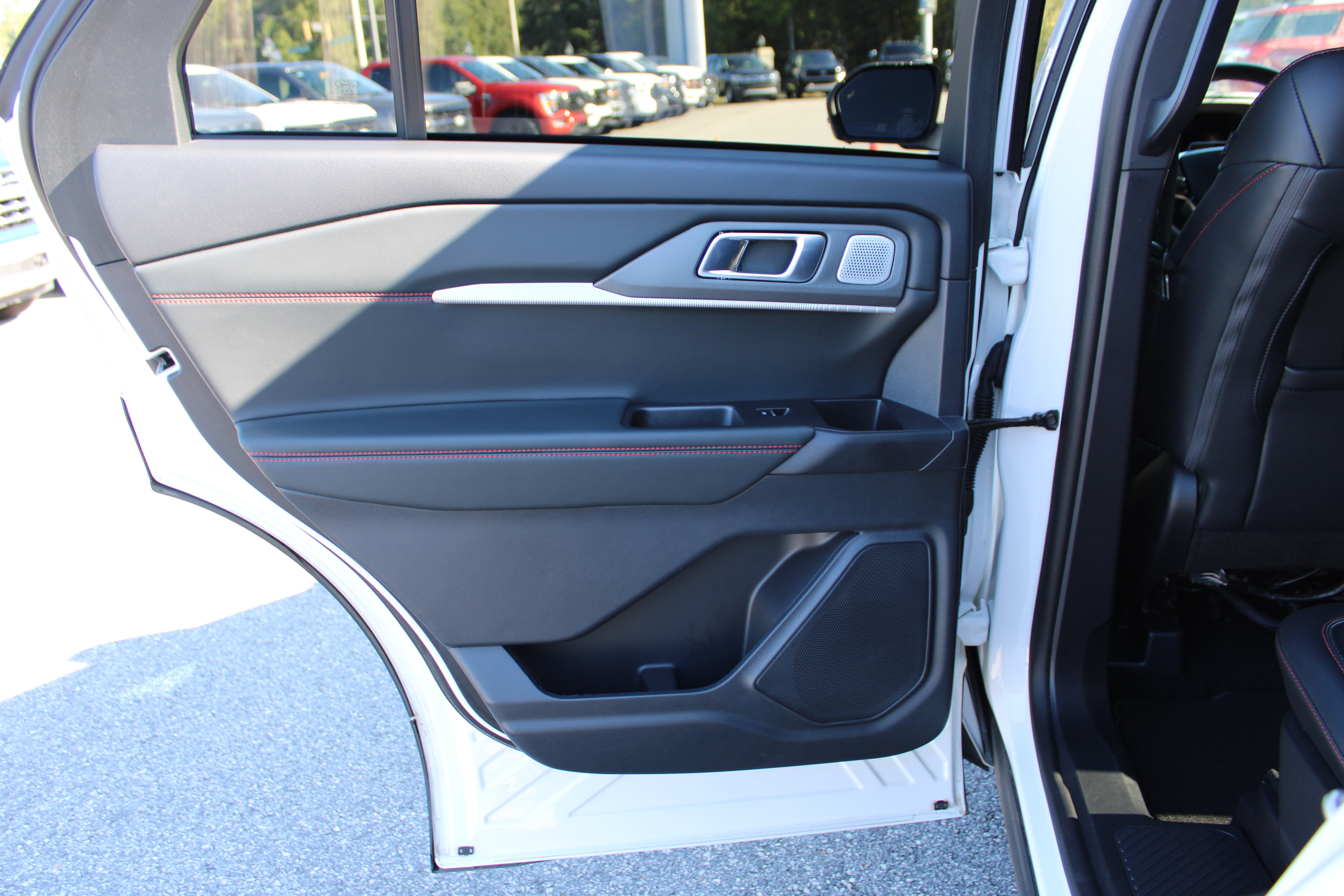 Used 2025 Ford Explorer ST w/ Sun And Sound Package AWD/4WD image 19