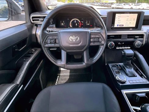Used 2025 Toyota Tacoma SR5 AWD/4WD image 5