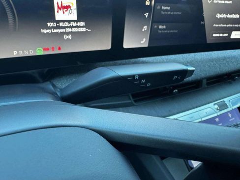 Used 2025 Lucid Air Pure image 31