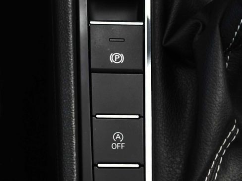 Used 2024 Volkswagen Jetta SE image 19