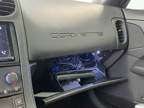 Used 2006 Chevrolet Corvette Z06 w/ Preferred Equipment Group image 19