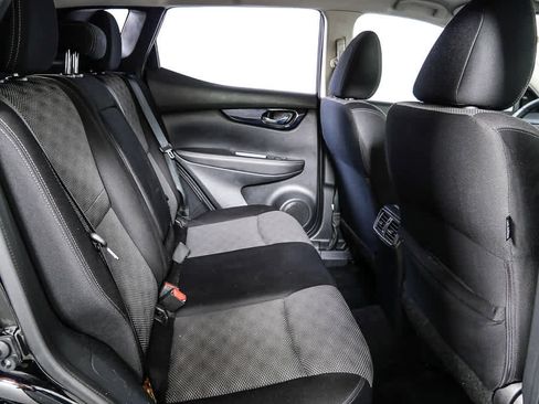 Used 2019 Nissan Rogue Sport SV w/ All-Weather Package FWD image 19