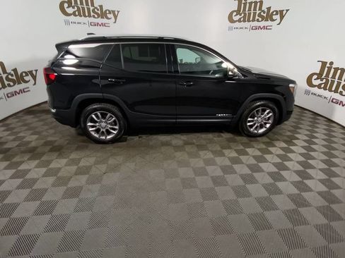 Used 2024 GMC Terrain SLT FWD image 9