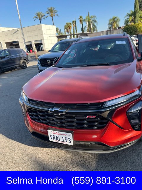 Used 2024 Chevrolet Trax RS FWD image 1