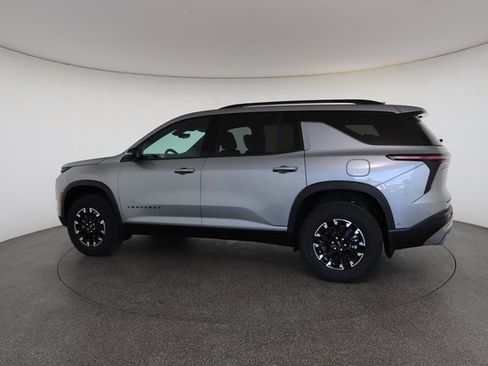 Used 2025 Chevrolet Traverse Z71 w/ Enhanced Driving Package image 8