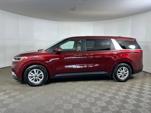 Used 2023 Kia Carnival LX image 6