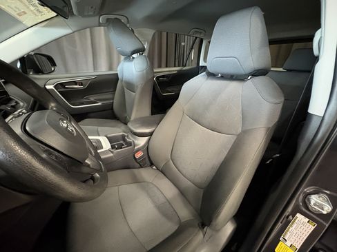 Certified 2025 Toyota RAV4 XLE AWD/4WD image 8