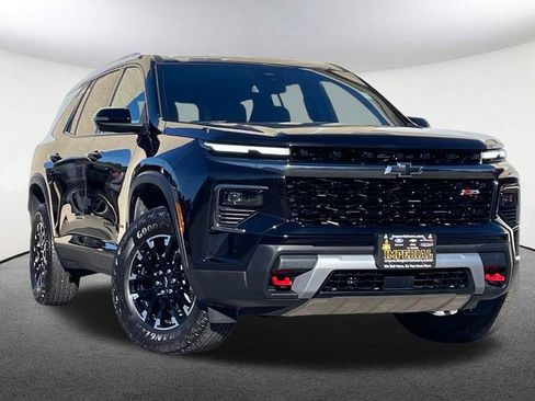 Used 2025 Chevrolet Traverse Z71 w/ LPO, Floor Liner Package image 2