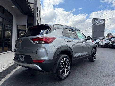 Used 2025 Chevrolet TrailBlazer LT image 4