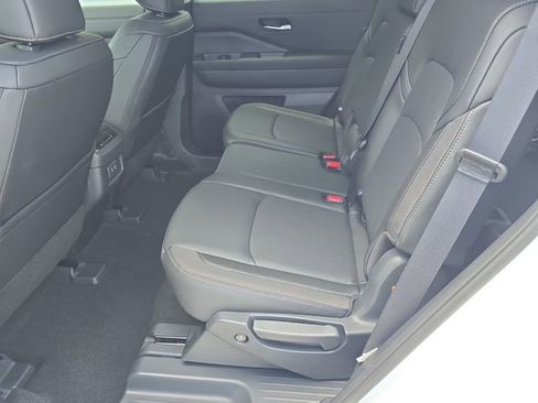 New 2026 Nissan Pathfinder SL FWD image 17