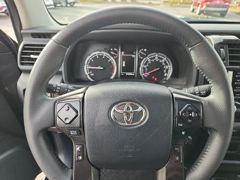 Certified 2022 Toyota 4Runner TRD Off-Road Premium image 22