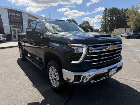 Certified 2024 Chevrolet Silverado 2500 LTZ w/ LTZ Plus Package image 8
