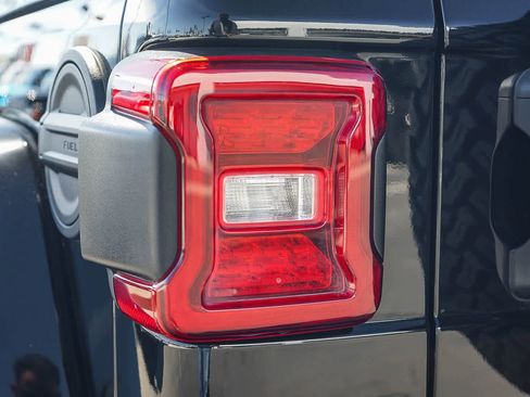 Used 2022 Jeep Wrangler Unlimited Sahara w/ Cold Weather Group image 7