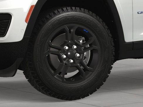New 2024 Jeep Grand Cherokee Trailhawk w/ Advanced Protech Group II AWD/4WD image 12