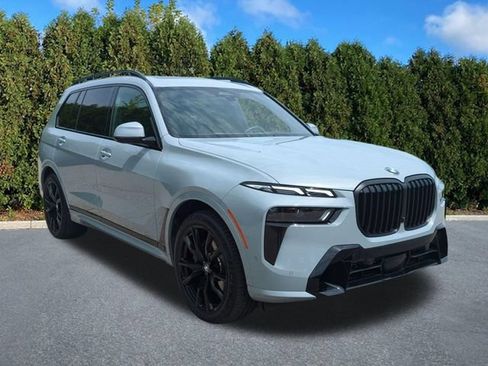 Used 2024 BMW X7 xDrive40i w/ M Sport Package AWD/4WD image 3