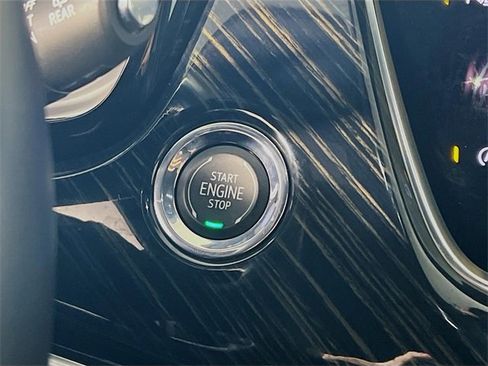 Used 2024 Cadillac XT6 Premium Luxury image 18