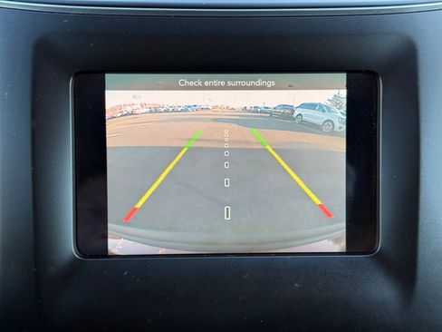 Used 2019 Jeep Cherokee Latitude w/ Popular Appearance Group FWD image 31