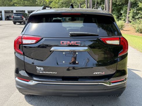 Used 2022 GMC Terrain AT4 AWD/4WD image 9