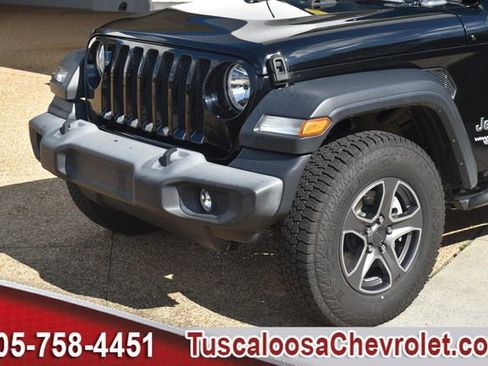 Used 2018 Jeep Wrangler Unlimited Sport S image 38