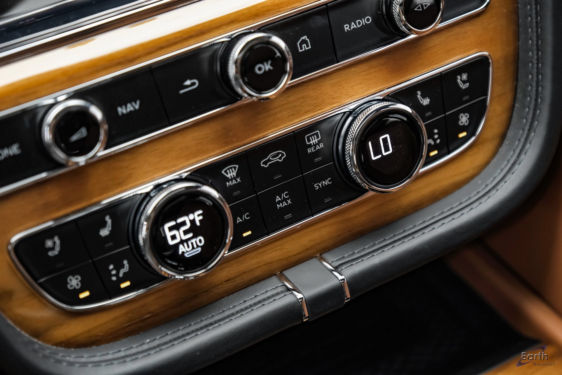 Used 2023 Bentley Bentayga Extended Wheelbase AWD/4WD image 67