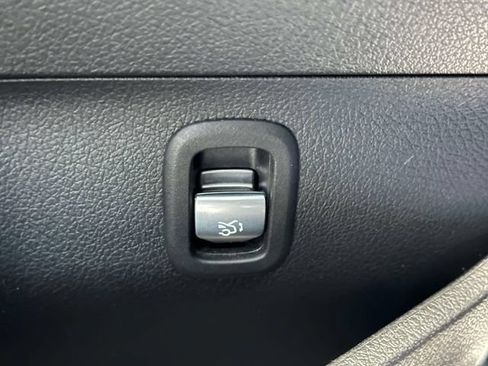Used 2022 Mercedes-Benz C 300 4MATIC Sedan image 18