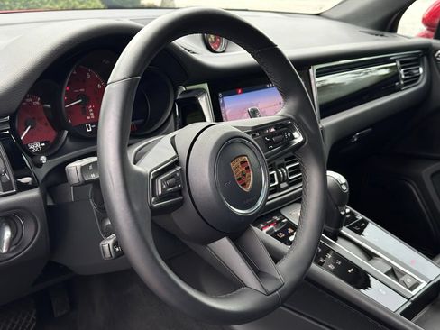 Used 2026 Porsche Macan AWD/4WD image 8