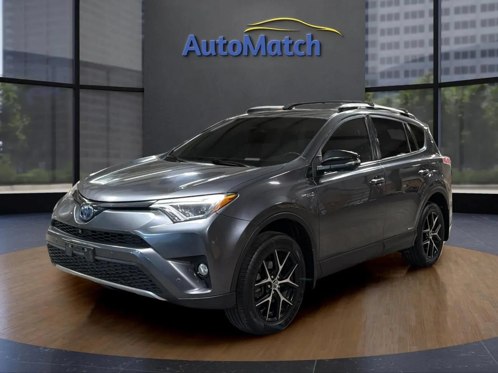 Used 2018 Toyota RAV4 SE w/ Advanced Technology Package AWD/4WD image 4
