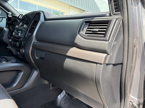 Used 2020 Nissan Titan PRO-4X w/ Pro-4x Convenience Package AWD/4WD image 14