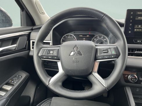 Used 2025 Mitsubishi Outlander SE AWD/4WD image 26