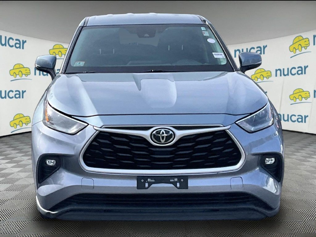 Used 2021 Toyota Highlander LE AWD/4WD image 2
