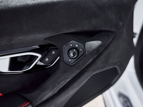 Used 2023 Lamborghini Huracan Tecnica RWD image 35