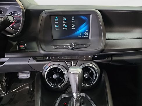 Used 2017 Chevrolet Camaro LT RWD image 14