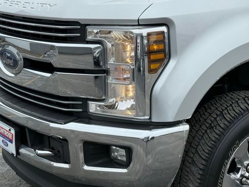 Used 2018 Ford F250 Lariat w/ Lariat Ultimate Package image 9