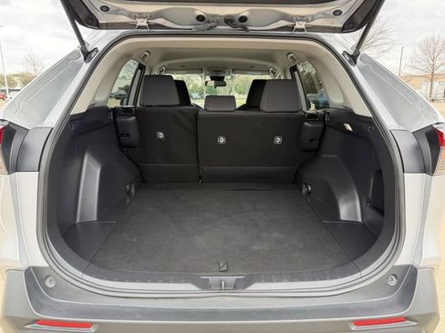 Used 2024 Toyota RAV4 LE image 28