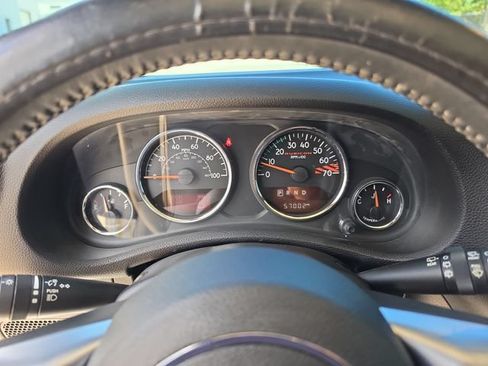 Used 2016 Jeep Wrangler Unlimited Rubicon AWD/4WD image 16