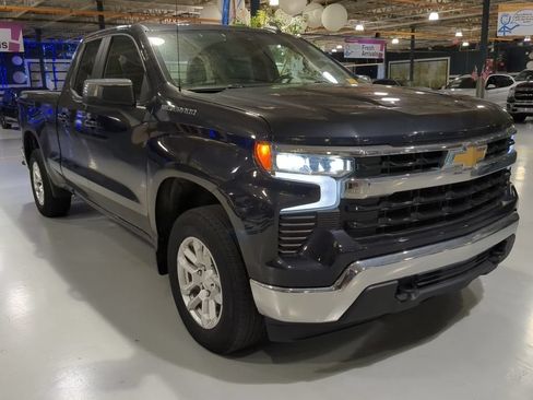 Used 2023 Chevrolet Silverado 1500 LT AWD/4WD image 5