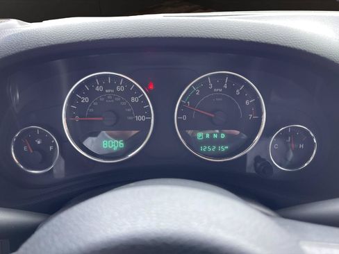 Used 2017 Jeep Wrangler Unlimited Sahara AWD/4WD image 10