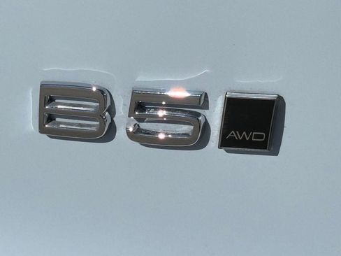 New 2026 Volvo XC40 B5 Plus w/ Protection Package Premier AWD/4WD image 9