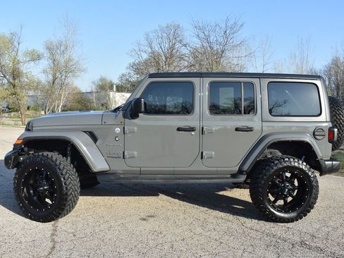 Used 2021 Jeep Wrangler Unlimited Sahara AWD/4WD image 3