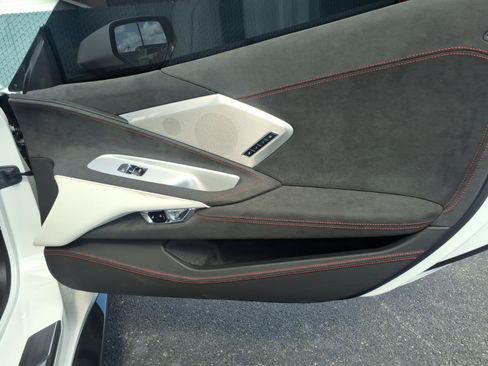 Used 2023 Chevrolet Corvette Stingray Premium Cpe RWD image 13