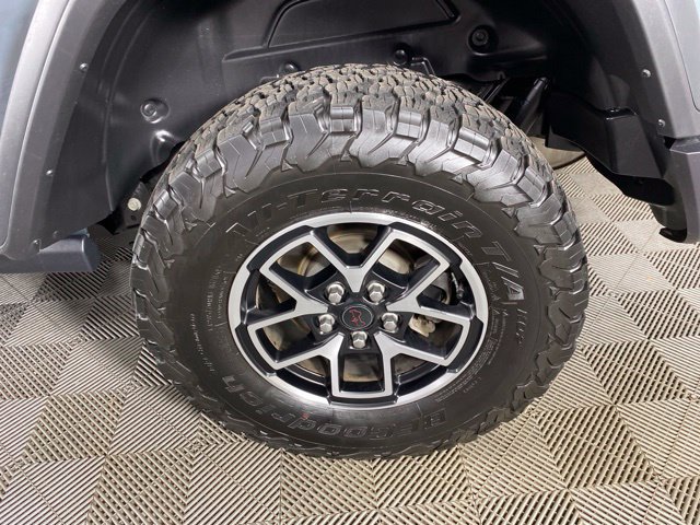 Used 2025 Jeep Wrangler Unlimited Rubicon w/ Convenience Group AWD/4WD image 13