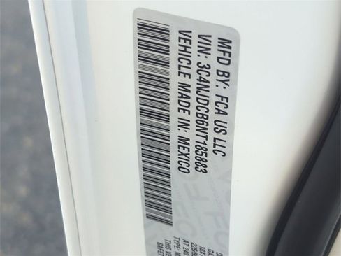 Used 2022 Jeep Compass Limited image 28