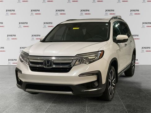 Used 2022 Honda Pilot Touring image 3